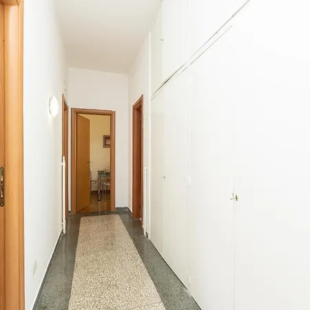Jenner By In Apartment Rome